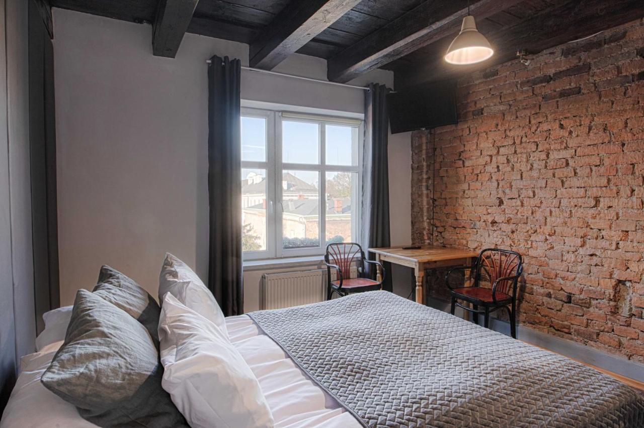3 Bros' Hostel Cieszyn تشيشين المظهر الخارجي الصورة