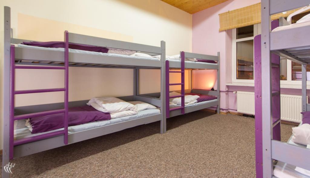 3 Bros' Hostel Cieszyn تشيشين الغرفة الصورة